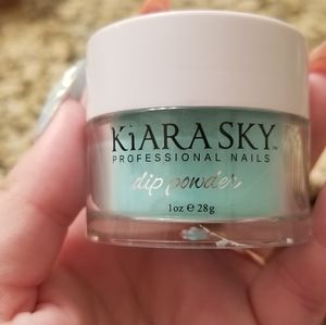 Kiara Sky Dip Powder in "Shake Your Palm Palm"